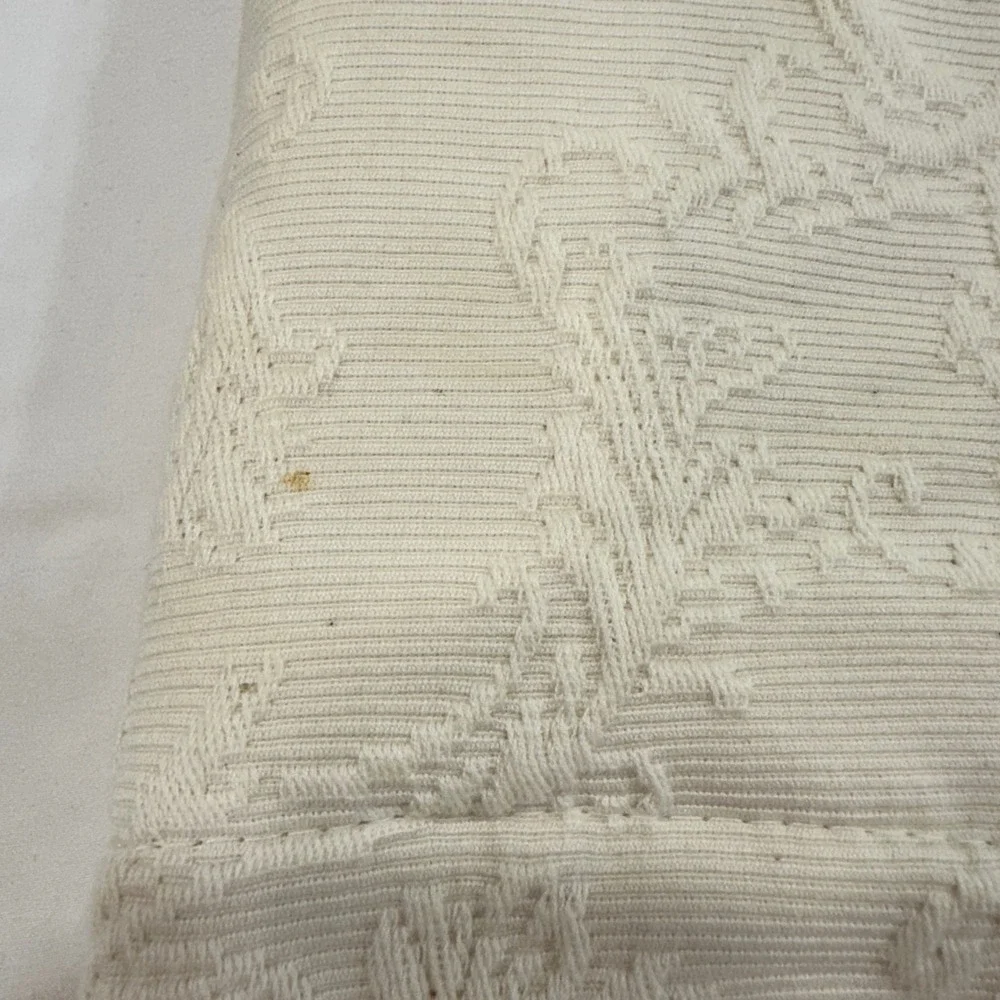 Vintage Matelasse Cotton Pillow Shams Standard Cream Scalloped Edge Cottagecore